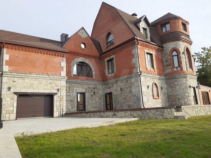 Коттедж 452 м² на участке 24 сот.