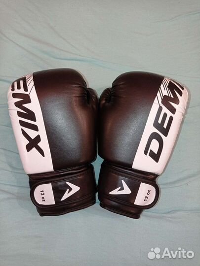 Боксерские перчатки Demix 12 OZ