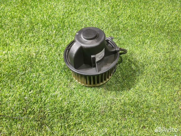 Моторчик отопителя Volkswagen Passat B3