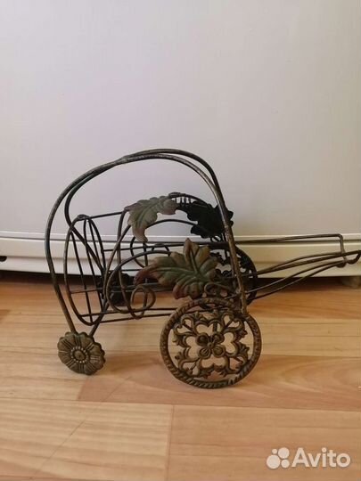 Декоративная подставка для бутылки