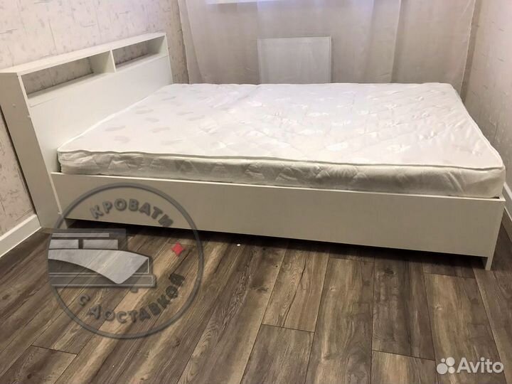 Кровать