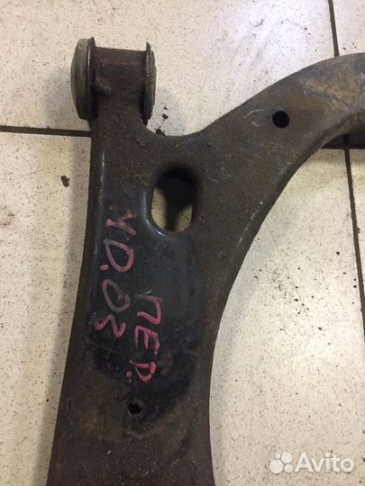 Рычаг подвески передний левый Mazda Demio DW3W