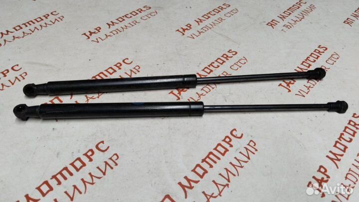 Амортизатор капота Land Rover Discovery 3 406PN