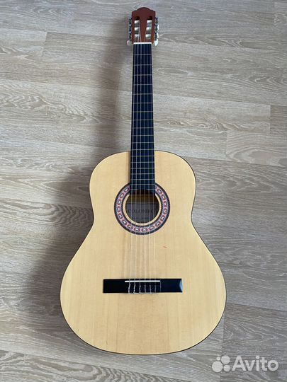 Классическая гитара шестиструнная