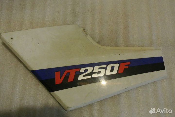 Бардачок боковая крышка honda vt250 №66-68