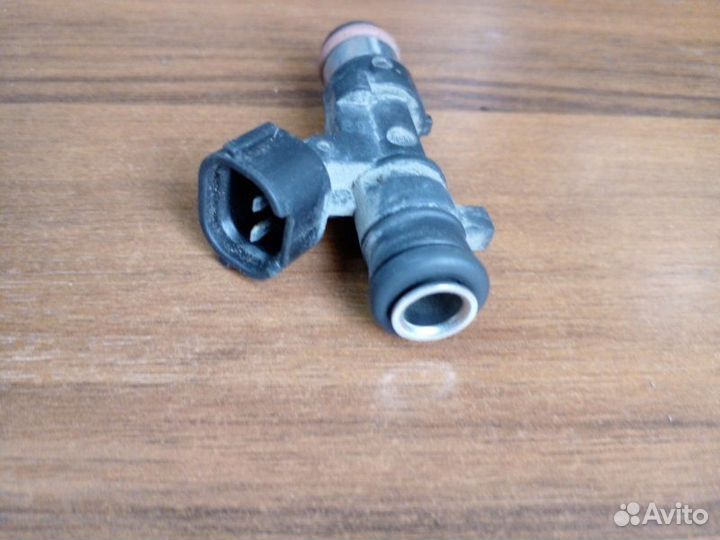 Форсунка инжекторная Citroen С4