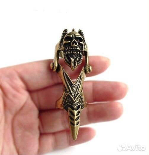 Готическое кольцо с черепом