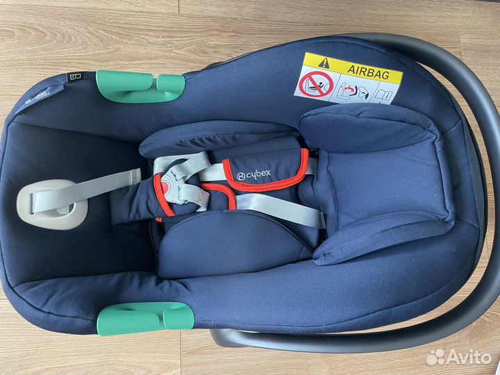 Продается автокресло Cybex Aton B2 i-Size