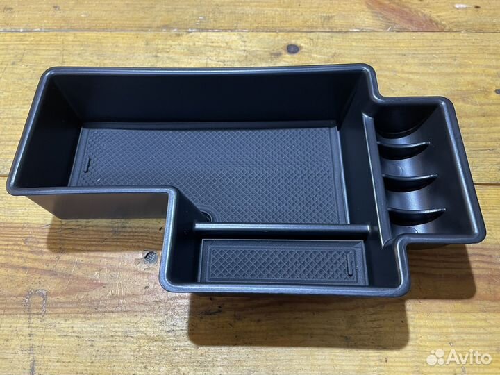 Полка в подлокотник skoda superb