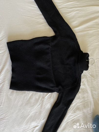 Укороченный женский свитер 42 размера