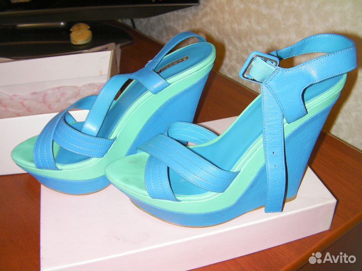 Босоножки Basconi