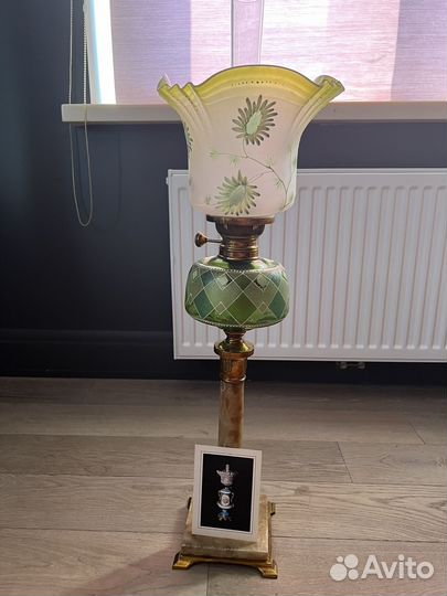 Старинная керосиновая лампа