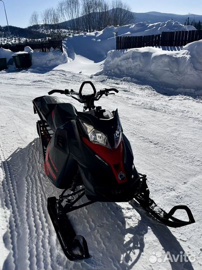 Снегоход BRP Ski Doo Summit X