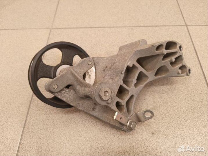 Кронштейн гидроусилителя руля Mitsubishi Galant