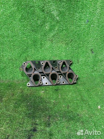 Коллектор впускной Opel Omega