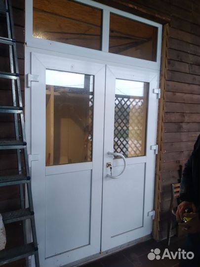 Дверь пластиковая входная бу