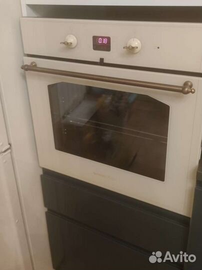 Духовой электрический шкаф Gorenje с грилем