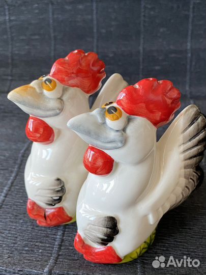 Фарфоровые фигурки Петушки солонки