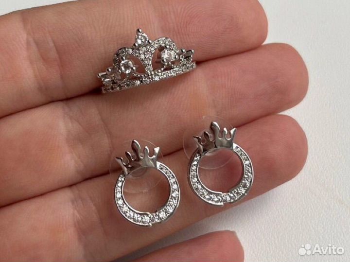 Серьги гвоздики и кольцо Корона