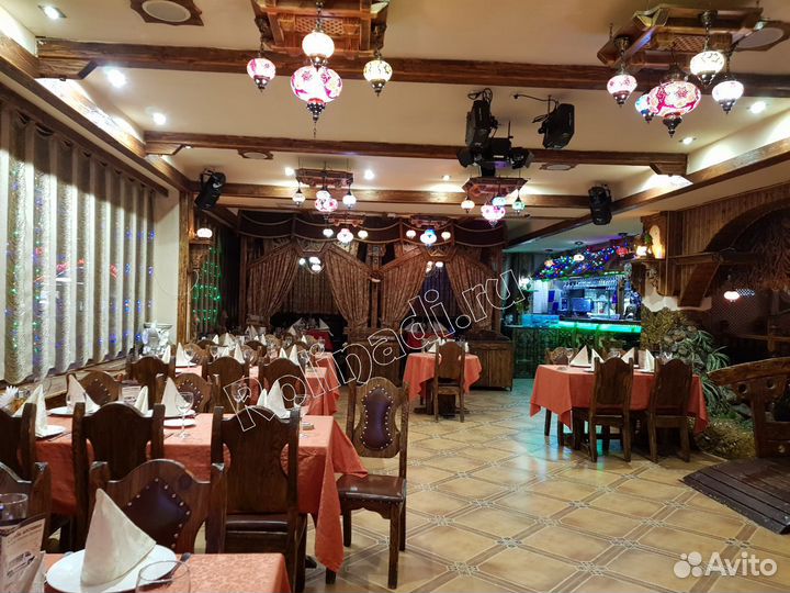 Столы и стулья для кафе