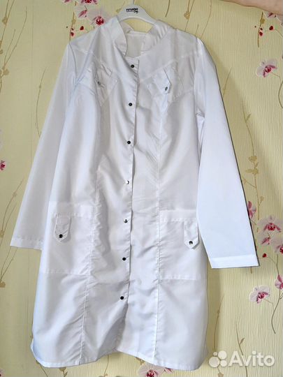 Белый медицинский халат женский