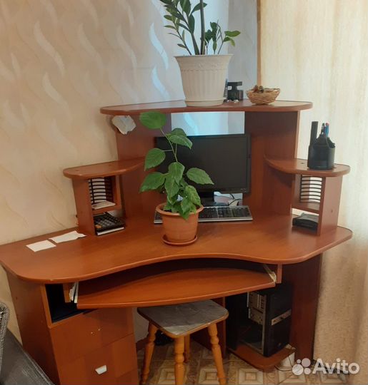 Компьютерный стол