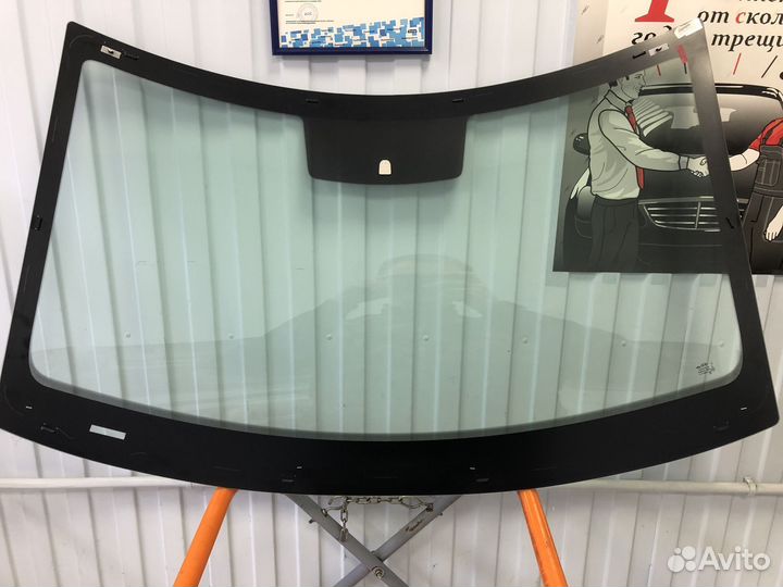 Лобовое стекло