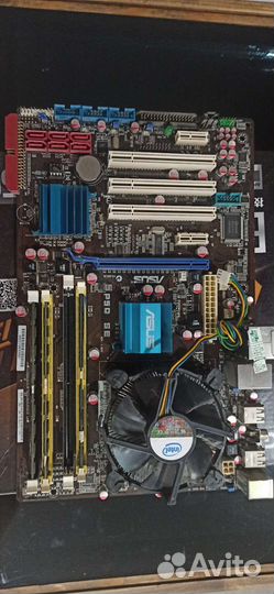 Материнская плата с процессором и памятью