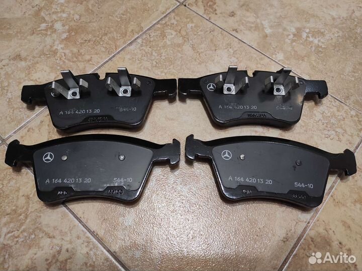 Колодки тормозные передние Mercedes-Benz