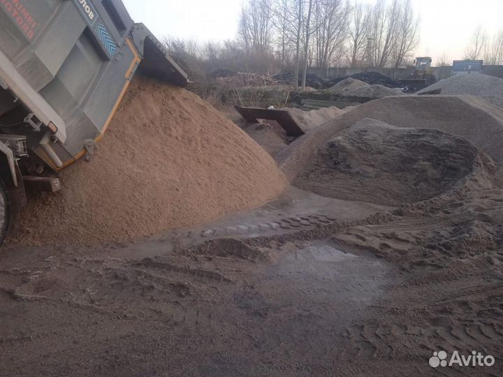 Песок в мешках и навалом