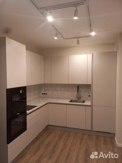 Кухня угловая на заказ