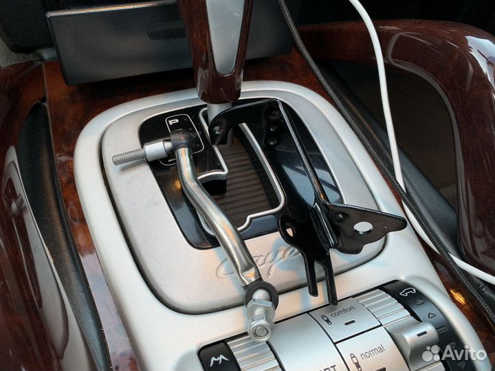 Тяга и кронштейн датчика высоты Audi q5 8r