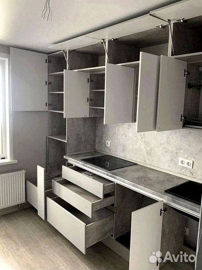 Кухонный гарнитур в современном стиле на заказ Мос