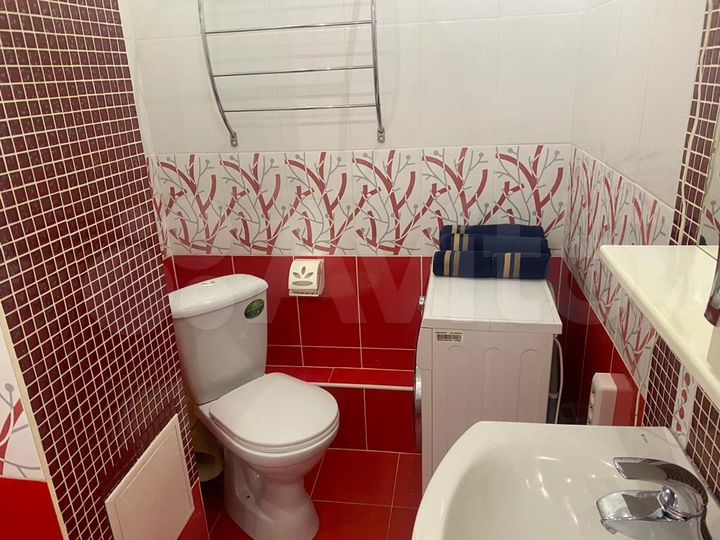 2-к. квартира, 46 м², 1/9 эт.