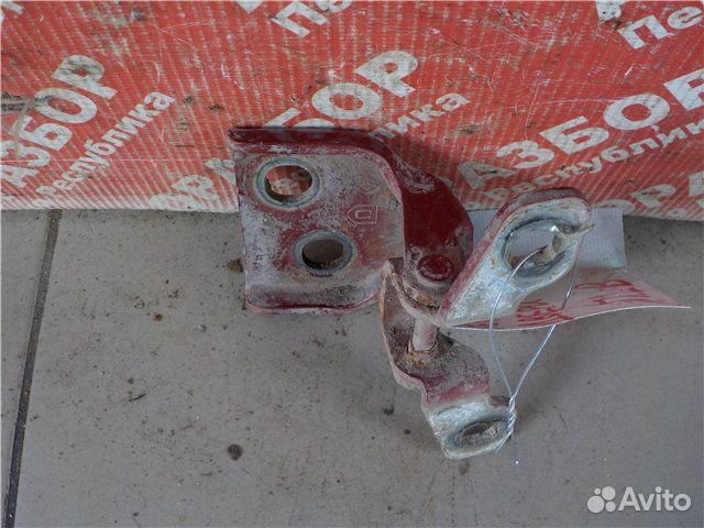 Петля двери верхняя передняя левая Renault Sandero