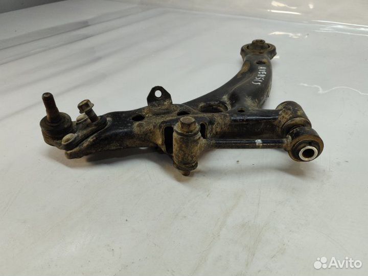 Рычаг подвески нижний передний правый Toyota