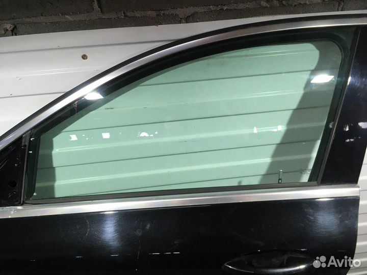 Стекло двери переднее Левое / Правое
