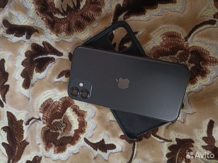 iPhone 11, 64 ГБ