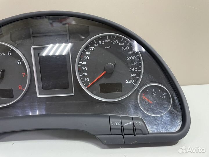 Щиток приборов Ауди А4 8Е Б7 8E0920901J