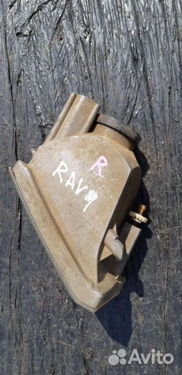 Противотуманка правая Toyota Rav 4