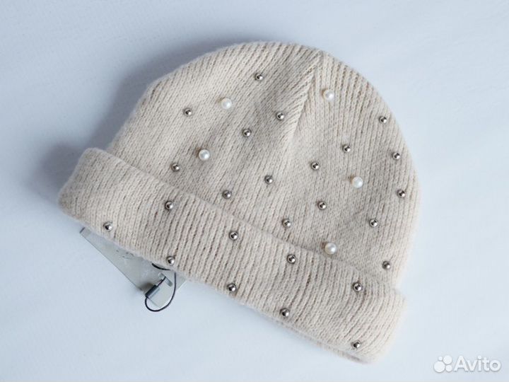 Теплая вязаная шапка 