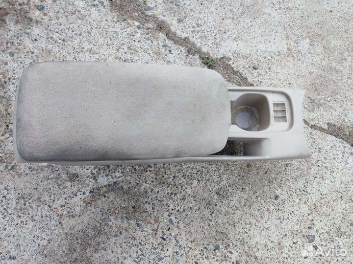 Высокий подлокотник Lancer 9/Cedia