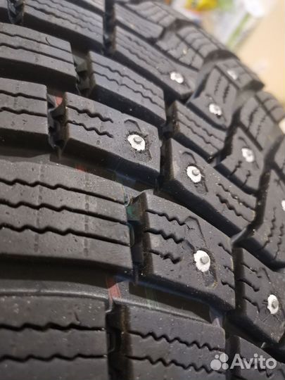 Continental IceContact 3 215/60 R17 96T