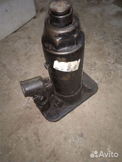 Продаю домкрат гидравлический