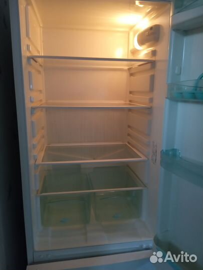 Холодильник бу стинол