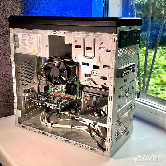 Офисный компьютер