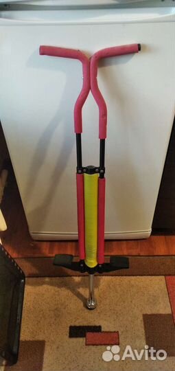 Кузнечик стальной (вес до 40 кг), цвет красный