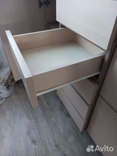 Комод и кровать