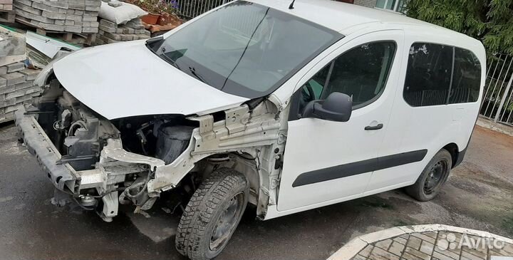 Citroen Berlingo b9 дверь