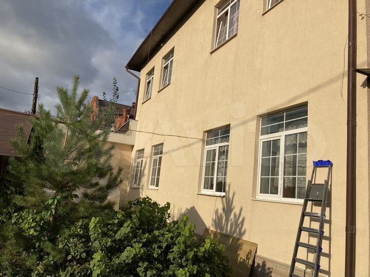 Коттедж 300 м² на участке 6 сот.